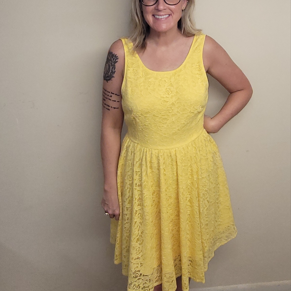 Urban Outfitters Sleeveless backless lace dress